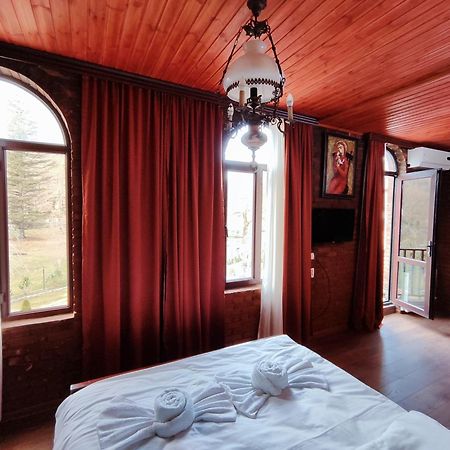 Chateau Chikovani Hotell Gordi Eksteriør bilde