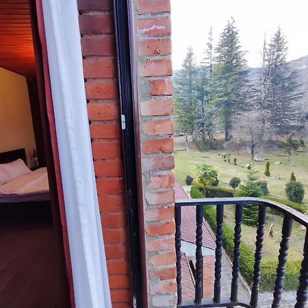 Chateau Chikovani Hotell Gordi Eksteriør bilde