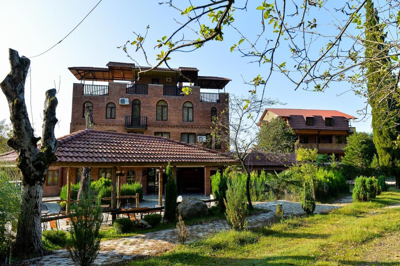 Chateau Chikovani Hotell Gordi Eksteriør bilde