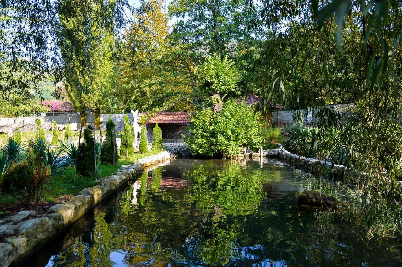 Chateau Chikovani Hotell Gordi Eksteriør bilde