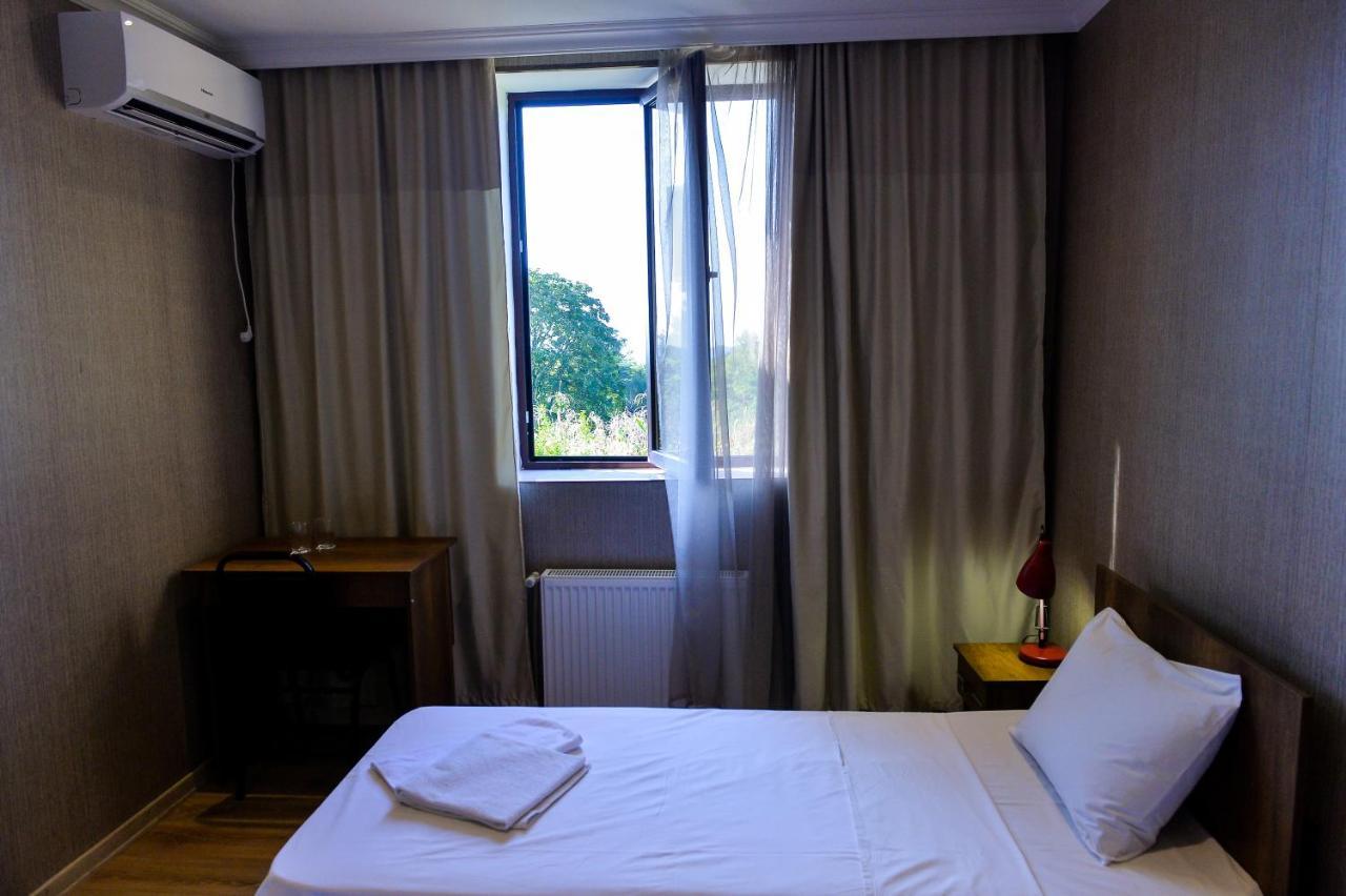 Chateau Chikovani Hotell Gordi Eksteriør bilde