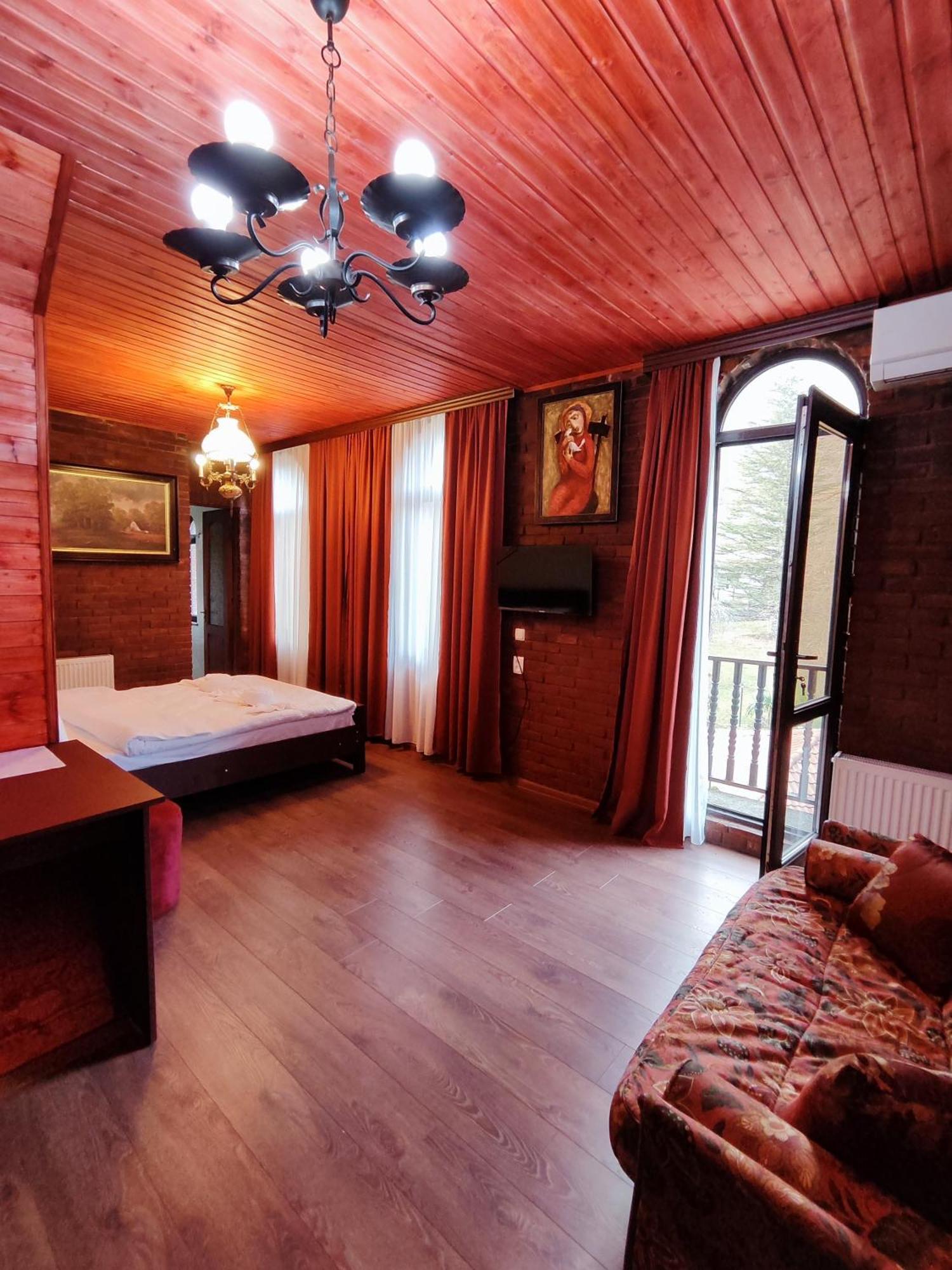 Chateau Chikovani Hotell Gordi Eksteriør bilde