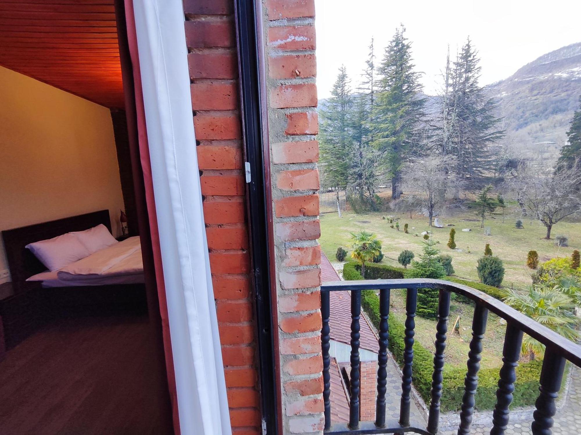 Chateau Chikovani Hotell Gordi Eksteriør bilde