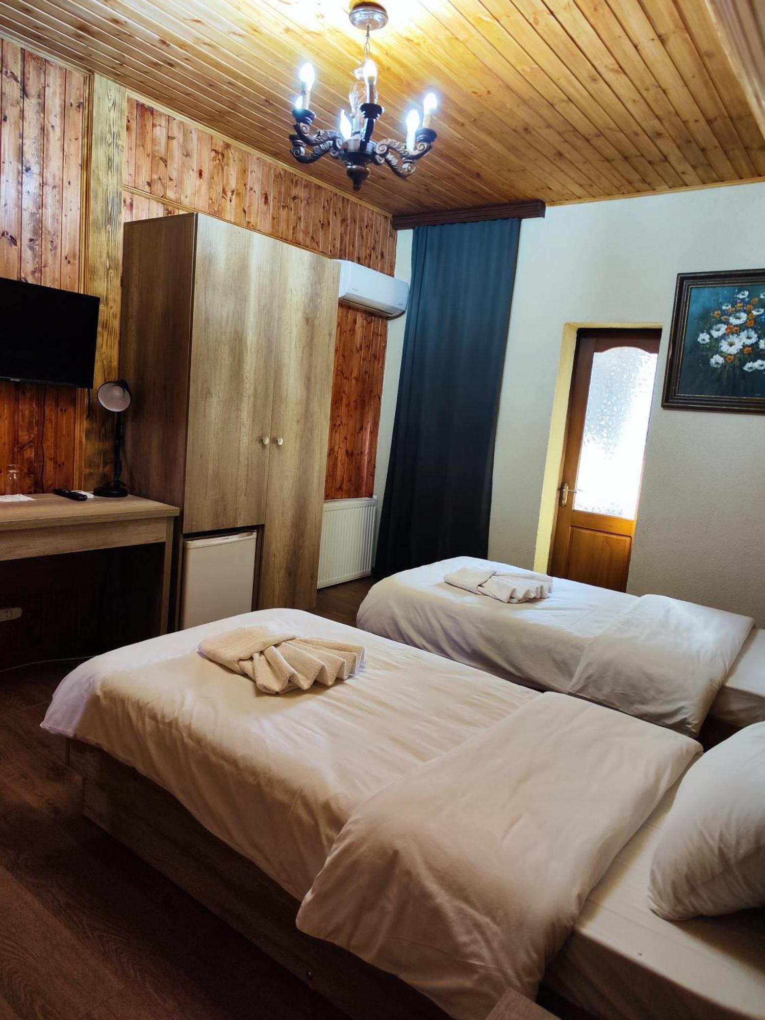 Chateau Chikovani Hotell Gordi Eksteriør bilde