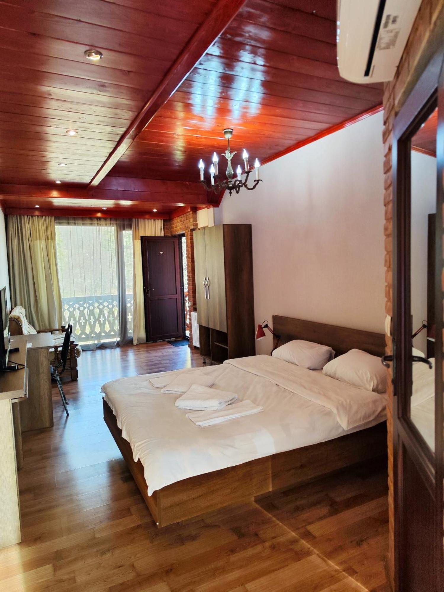 Chateau Chikovani Hotell Gordi Eksteriør bilde