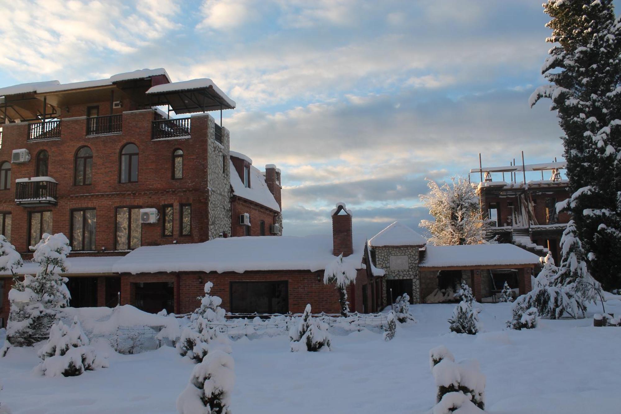 Chateau Chikovani Hotell Gordi Eksteriør bilde